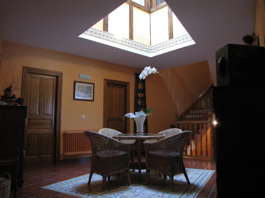 Hostal Rural Huartearena Iza Ngoại thất bức ảnh